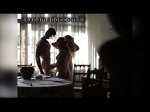 ❤️ Prietenii sexuali invită un bărbat uriaș și o partidă în trei cu el at porn ro.javarchive.top ❤
